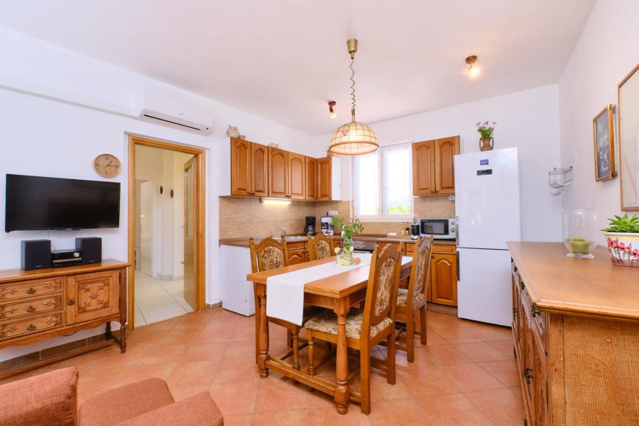 Apartments Antares Mali Losinj Ngoại thất bức ảnh