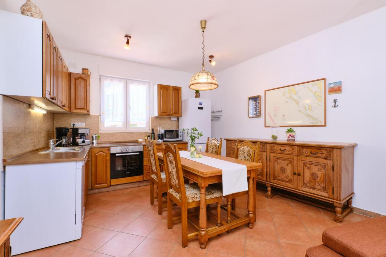 Apartments Antares Mali Losinj Ngoại thất bức ảnh