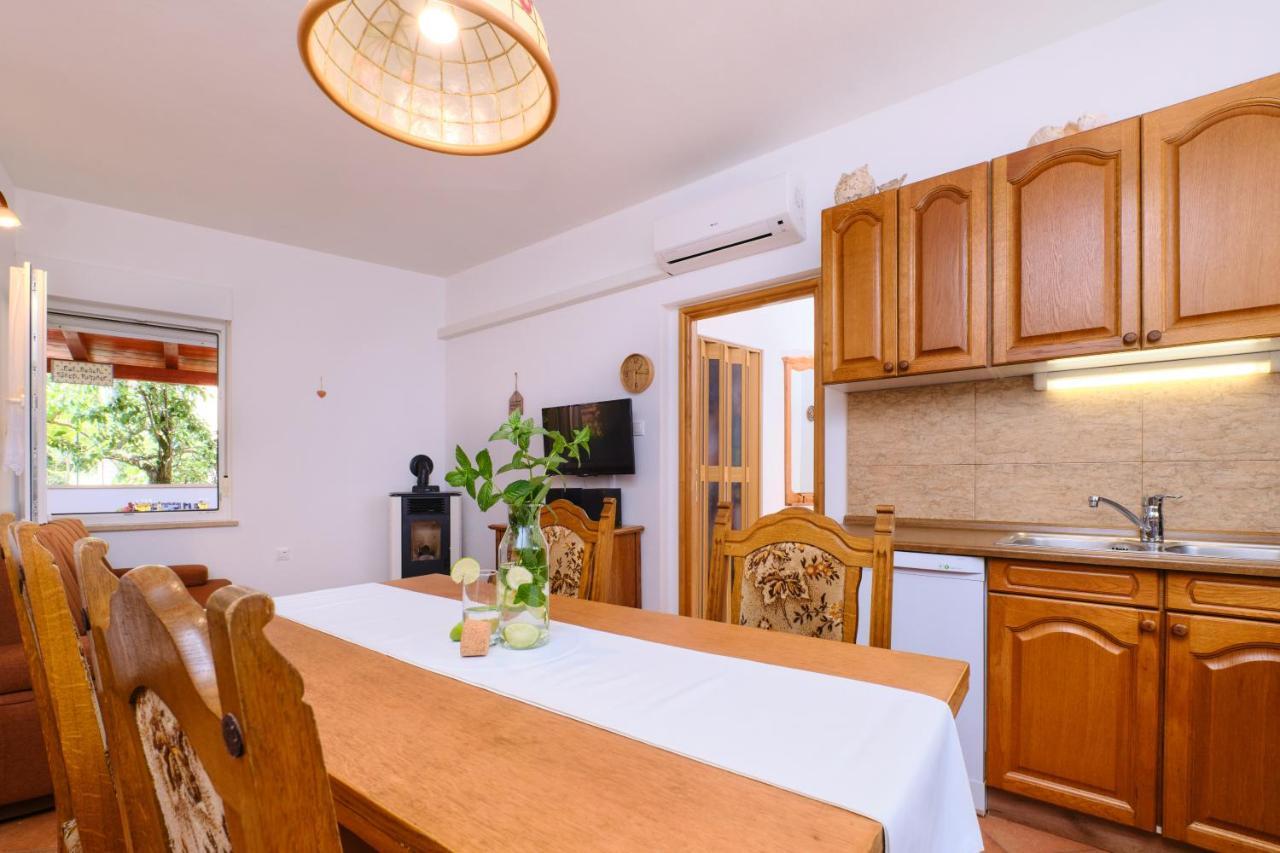 Apartments Antares Mali Losinj Ngoại thất bức ảnh
