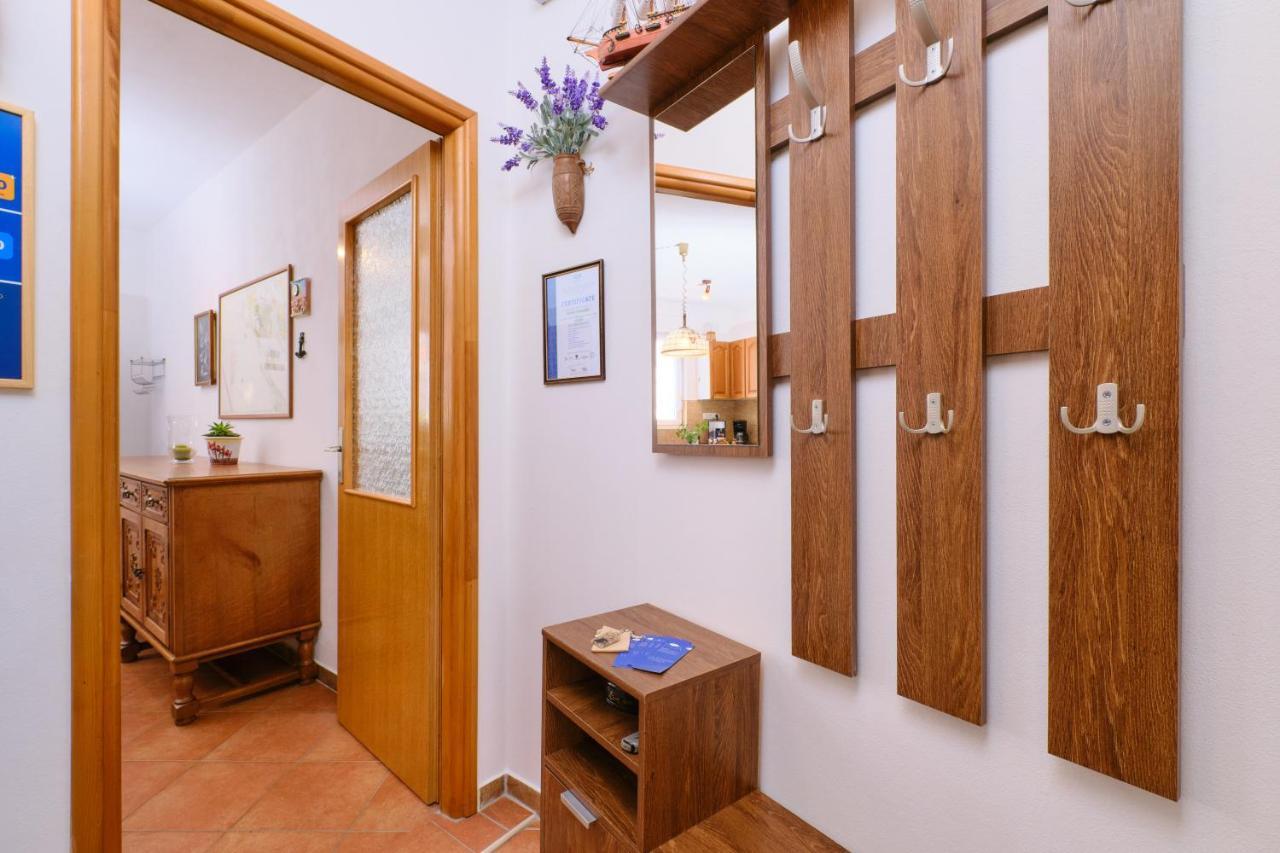 Apartments Antares Mali Losinj Ngoại thất bức ảnh