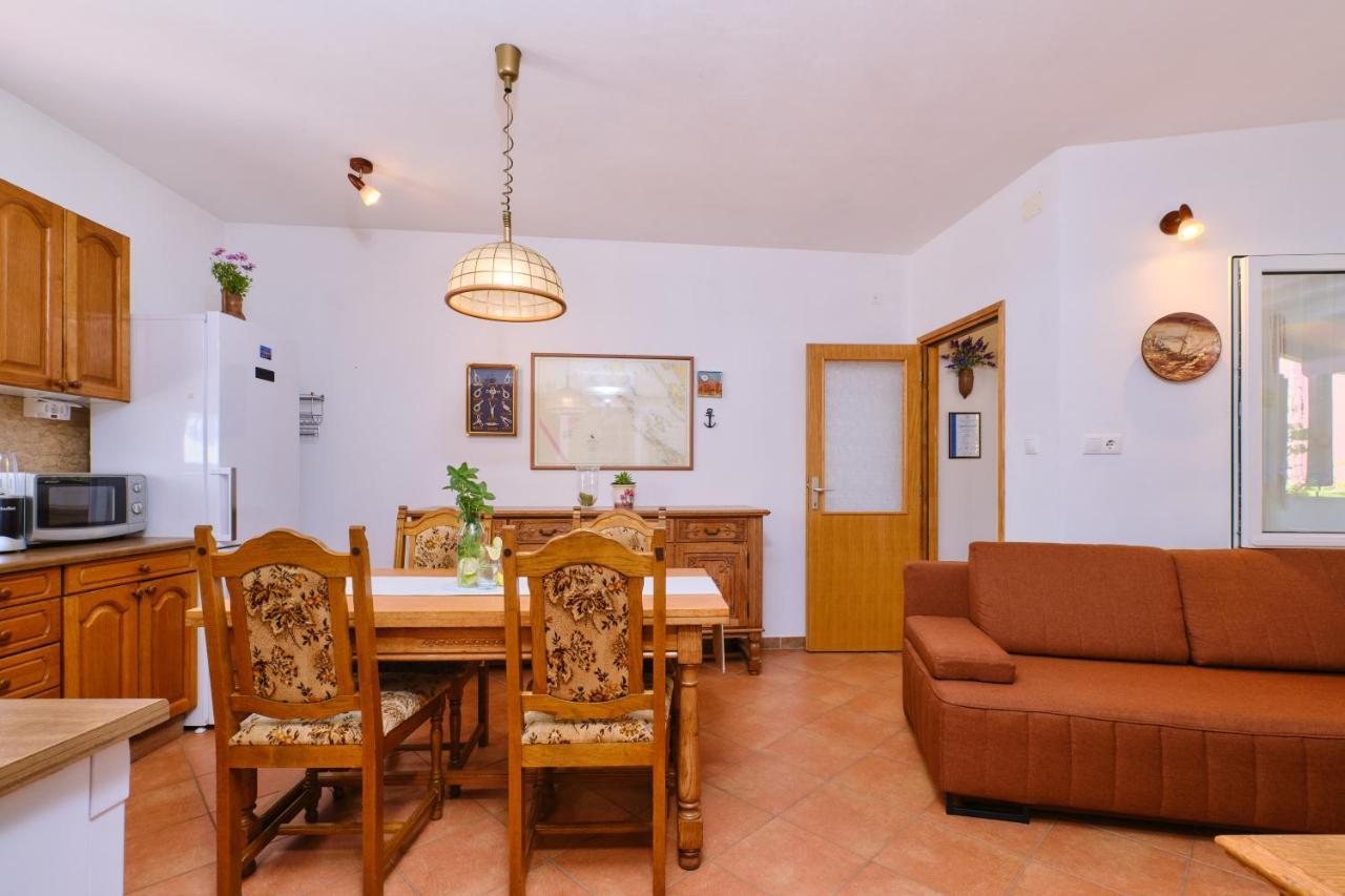 Apartments Antares Mali Losinj Ngoại thất bức ảnh
