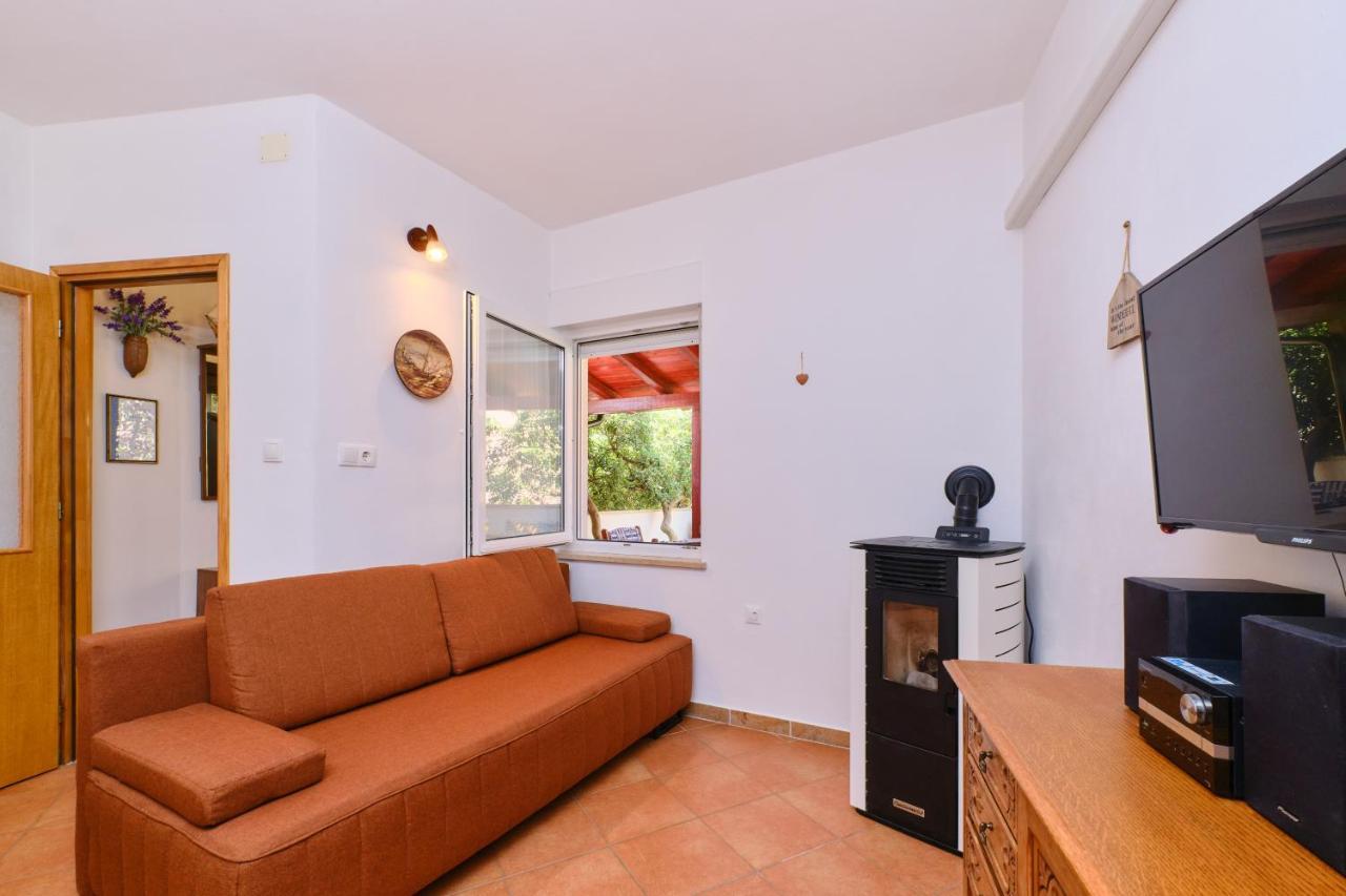 Apartments Antares Mali Losinj Ngoại thất bức ảnh
