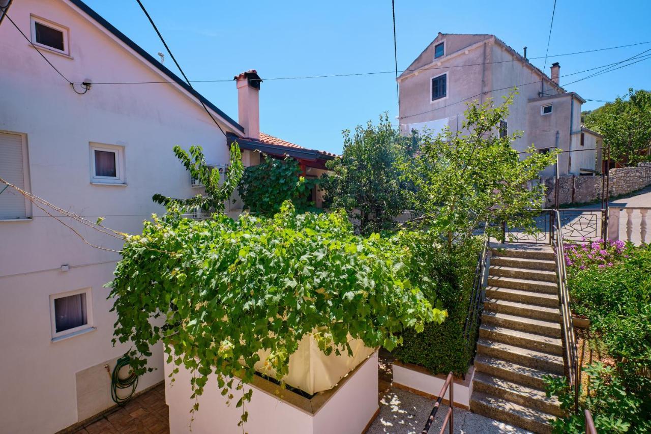 Apartments Antares Mali Losinj Ngoại thất bức ảnh