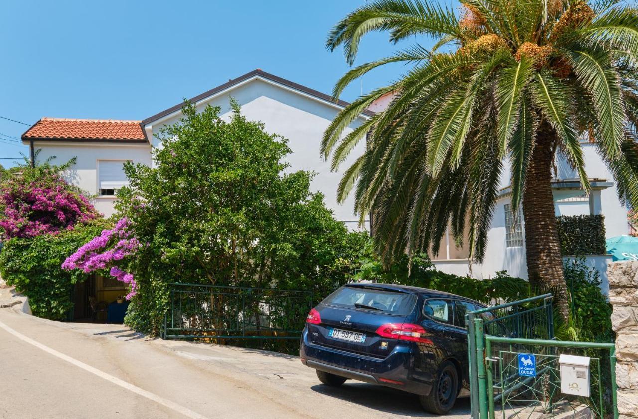 Apartments Antares Mali Losinj Ngoại thất bức ảnh