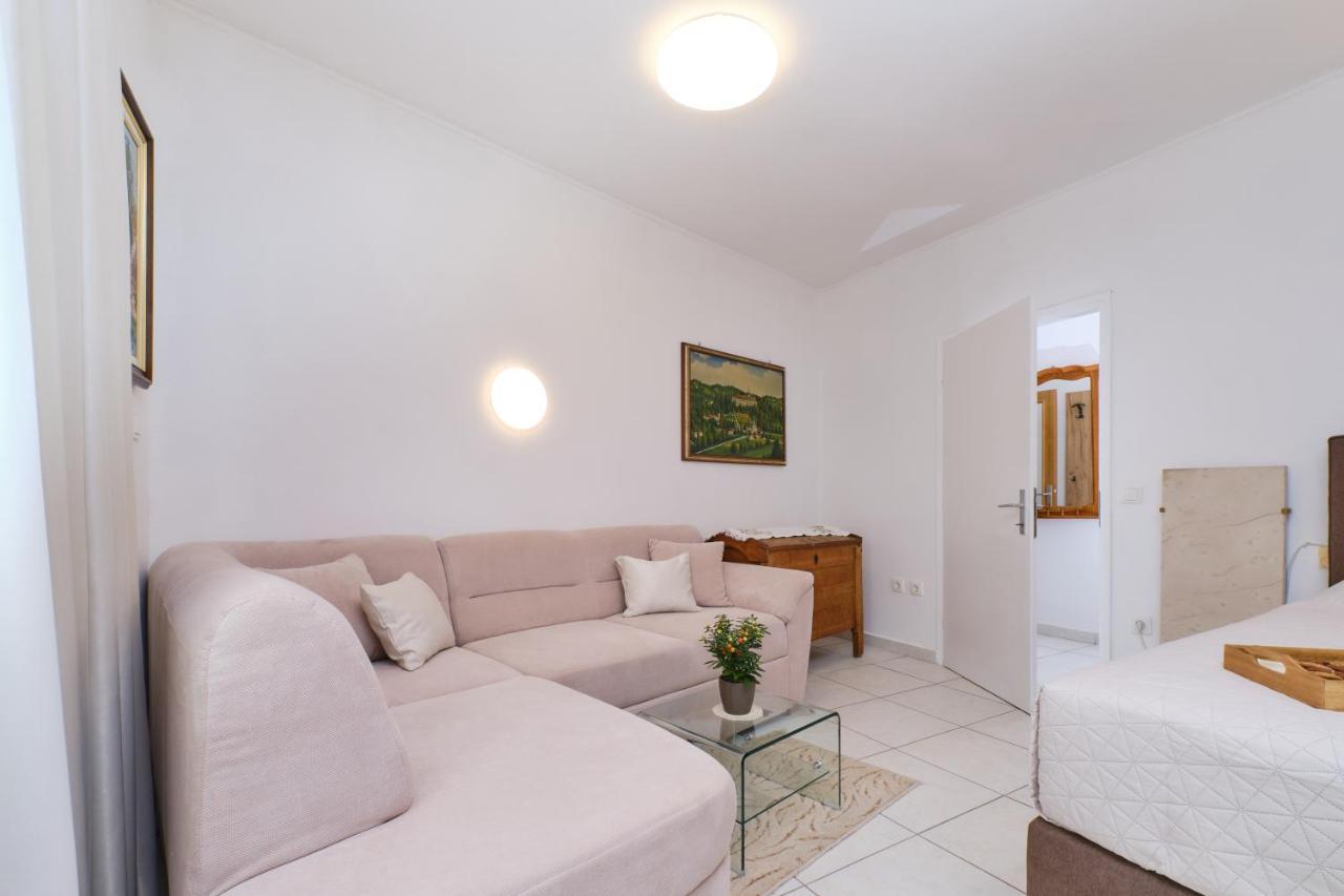Apartments Antares Mali Losinj Ngoại thất bức ảnh